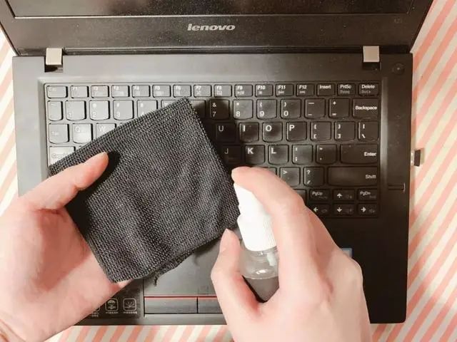 【一記居家】住手！不要再用酒精清潔電腦、手機屏幕，否則……